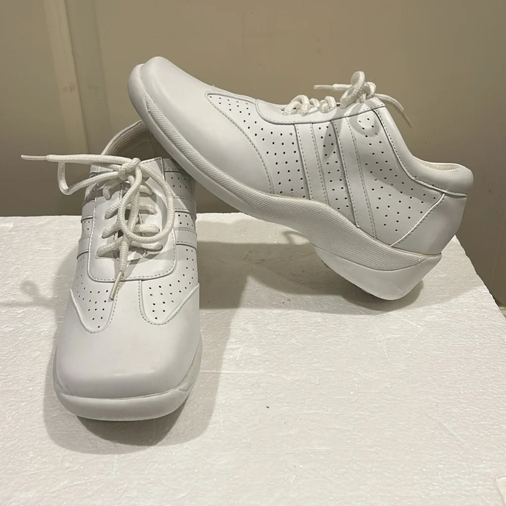 24 HOUR COMFORT white Leather wedge laceUp perforated shoes cushion insoles 6.5W